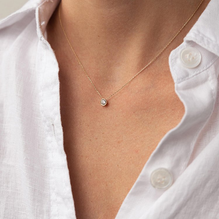 Колье с одним фианитом (желтое золото) кол02282 от ювелирного магазина Оникс - 1