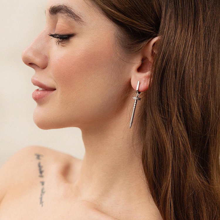 Сережки "Цвях" у білому золоті (фіаніти) с08164 від ювелірного магазину Онікс - 3