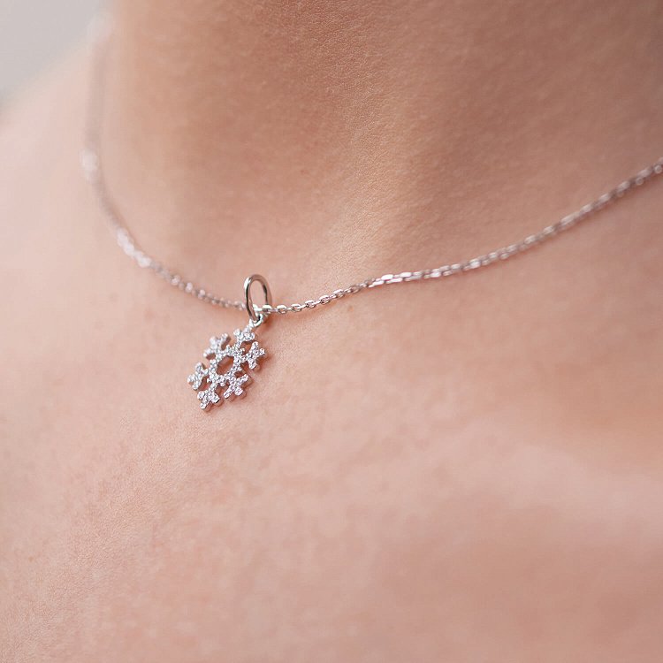 Золота підвіска "Сніжинка" з діамантами 112101121 від ювелірного магазину Онікс - 1