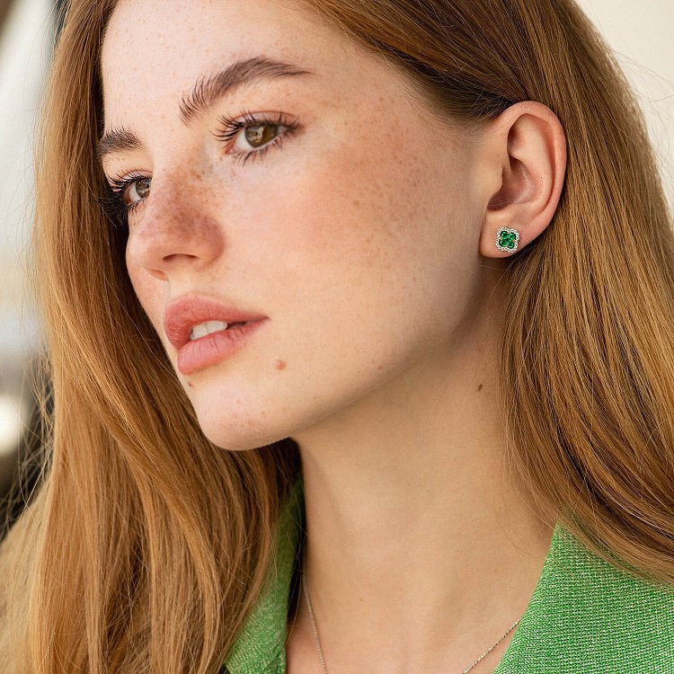 Золотые серьги - пусеты "Клевер" с изумрудами и бриллиантами сб0520cha от ювелирного магазина Оникс - 3