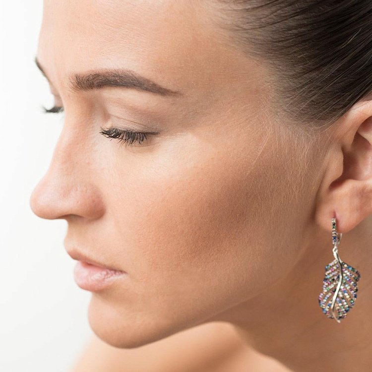 Серебряные серьги "Листочек" (разноцветные фианиты) 122191 от ювелирного магазина Оникс - 4