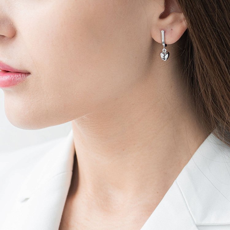 Серебряные серьги "Сердечки" 122379 от ювелирного магазина Оникс - 1