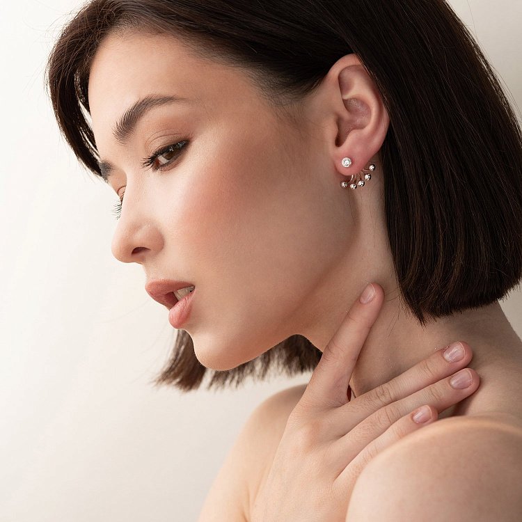 Серебряные серьги-пусеты с фианитами 121653 от ювелирного магазина Оникс