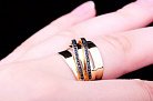 Золотое кольцо с фианитами к03245 от ювелирного магазина Оникс - 4