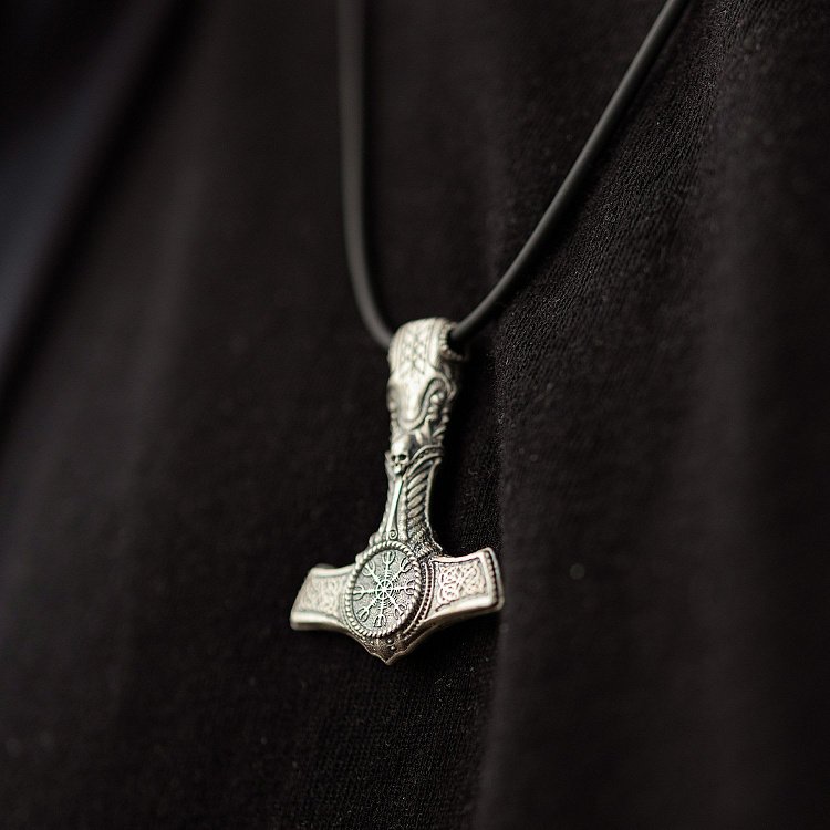 Серебряный кулон - молот "Шлем Ужаса с черепом" 7043 от ювелирного магазина Оникс - 2