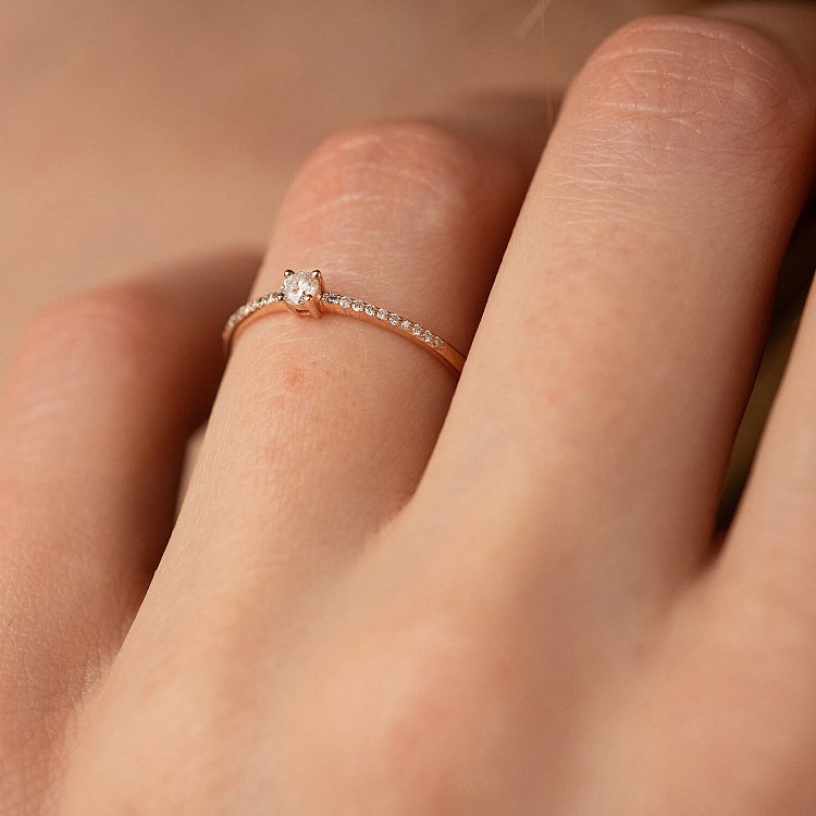 Заручальна золота каблучка з діамантами 227592421 від ювелірного магазину Онікс - 1