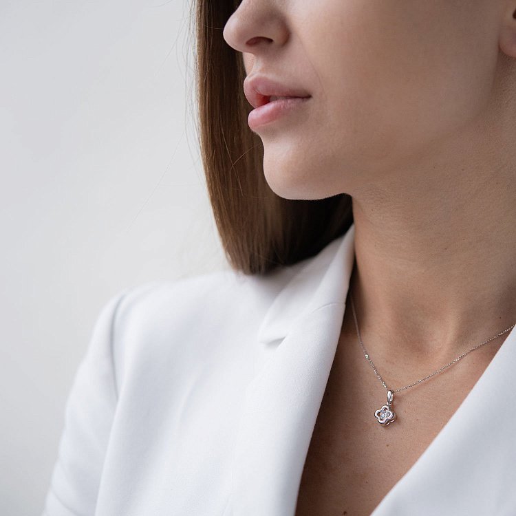 Підвіска "Конюшина" в білому золоті (фіаніт) п02861 від ювелірного магазину Онікс - 1