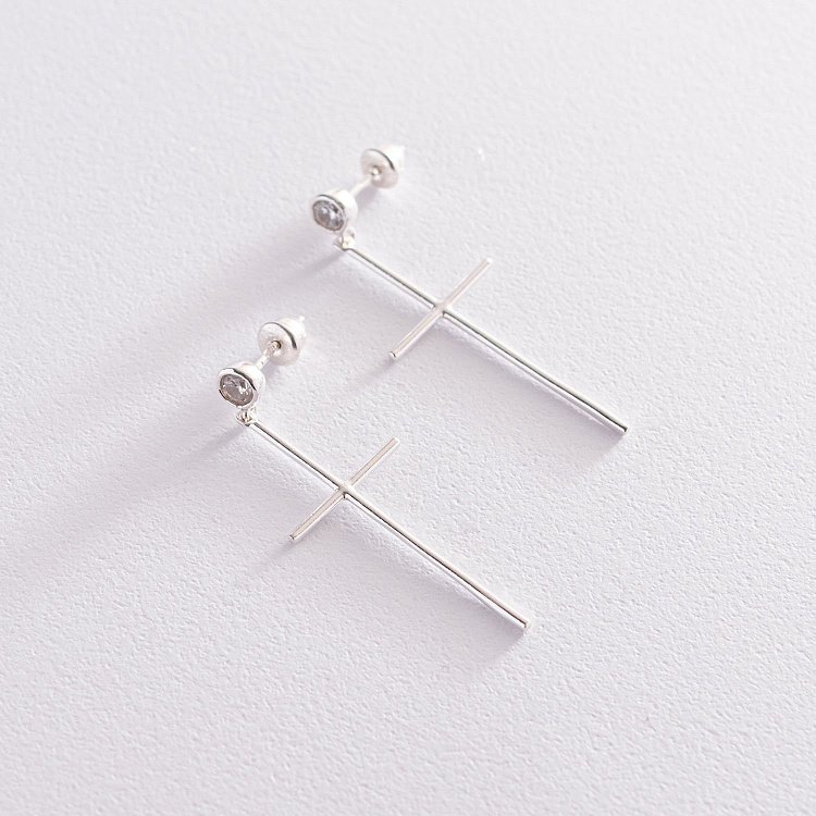 Серебряные серьги "Кресты" с фианитами 123019 от ювелирного магазина Оникс