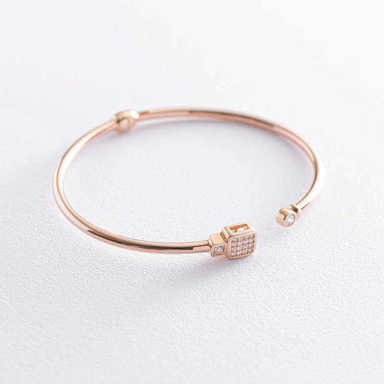 Жесткий браслет в красном золоте (фианиты) б04525 от ювелирного магазина Оникс