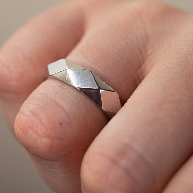 Обручка "Грані" у білому золоті 215821100 від ювелірного магазину Онікс - 3