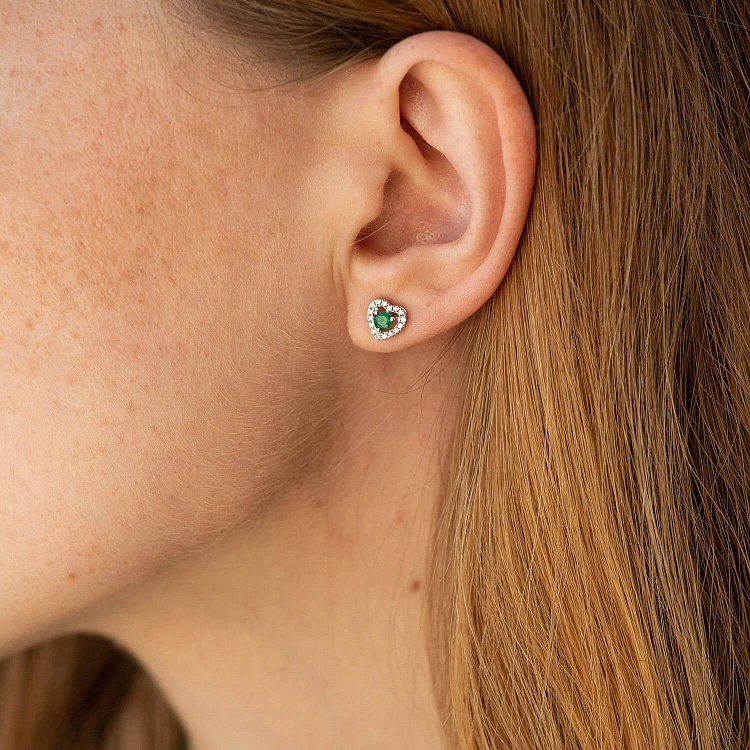 Золотые серьги - пусеты "Сердечки" с изумрудами и бриллиантами сб0507ca от ювелирного магазина Оникс - 1