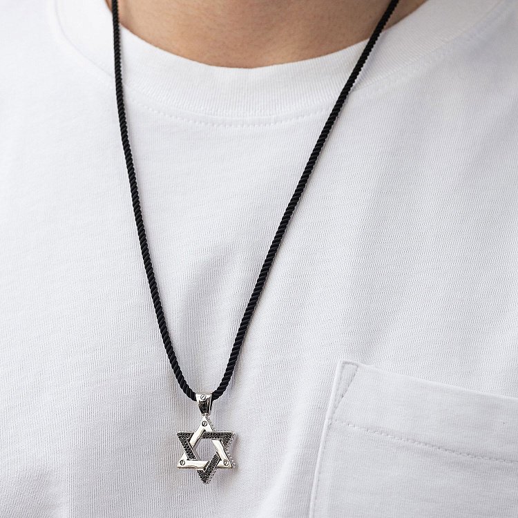 Кулон "Звезда Давида. Символ CHAI" в серебре (фианиты) 1118с от ювелирного магазина Оникс - 1