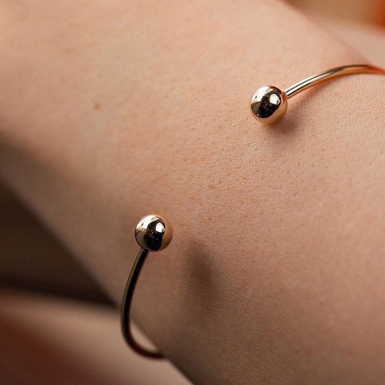 Жорсткий браслет "Кульки" (жовте золото) б05475 від ювелірного магазину Онікс - 7