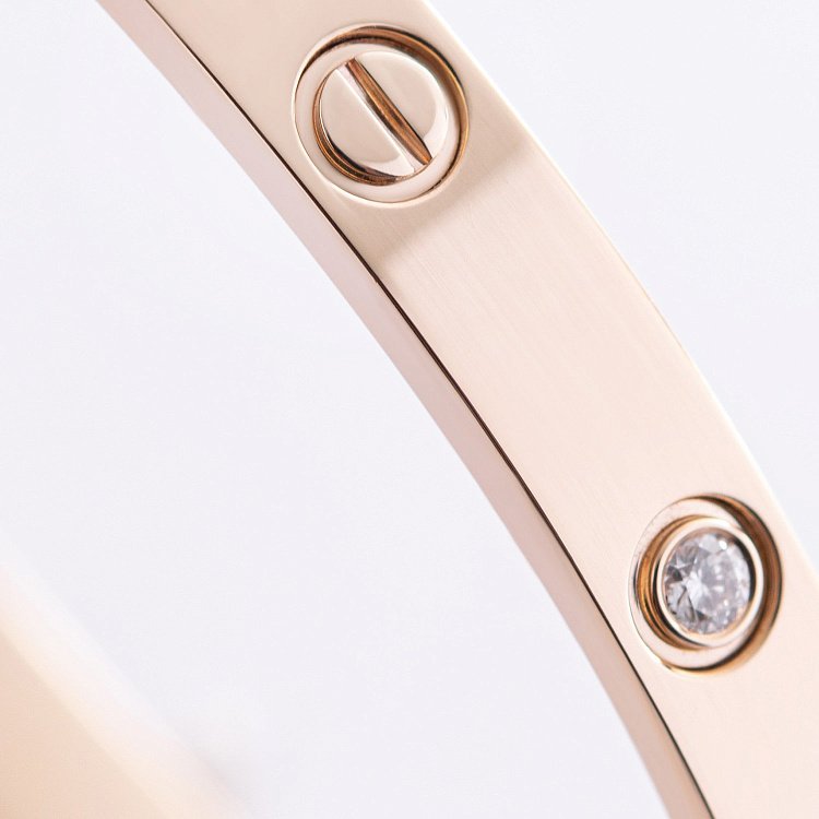 Жорсткий браслет "Love" з діамантами (жовте золото) 523453121 від ювелірного магазину Онікс - 5