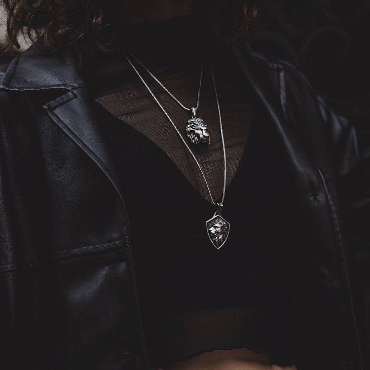 Серебряный кулон "Гривистый лев" 133192 от ювелирного магазина Оникс - 1