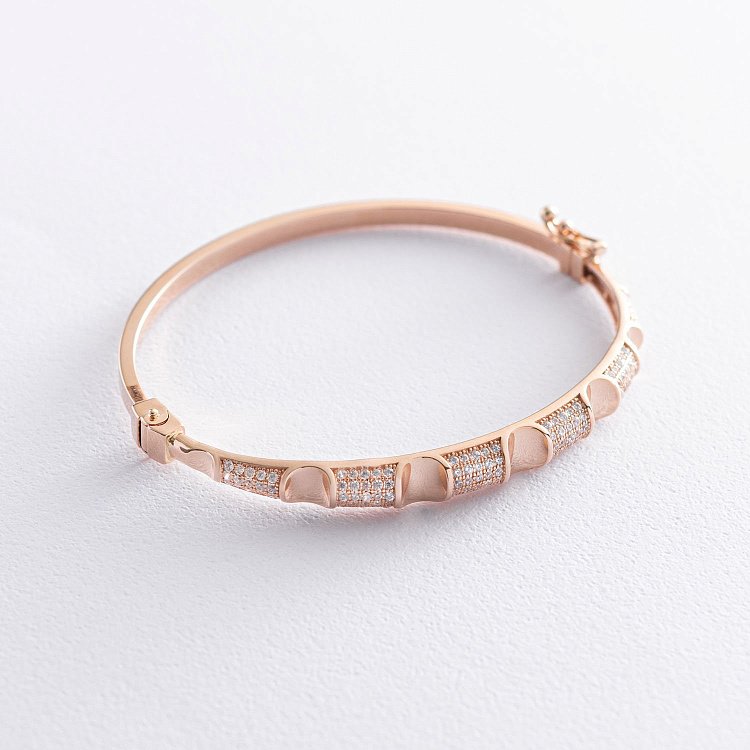 Жорсткий браслет в червоному золоті (фіаніти) б04546 від ювелірного магазину Онікс