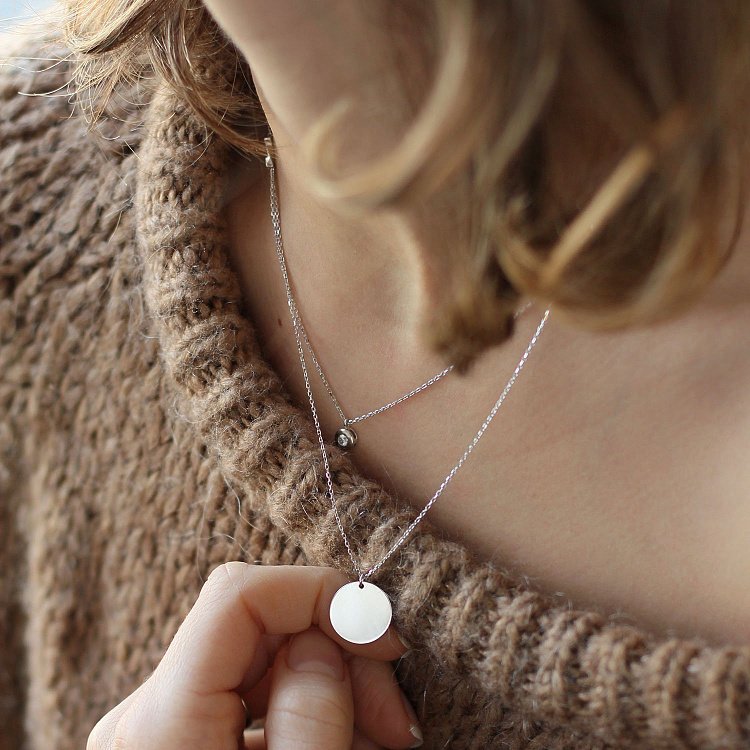 Двойное золотое колье с монеткой и фианитом кол01588 от ювелирного магазина Оникс - 5