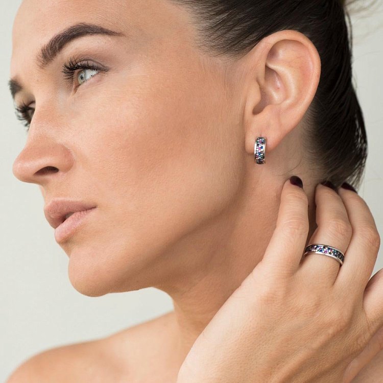 Серебряное кольцо с разноцветными фианитами 112058 от ювелирного магазина Оникс - 4