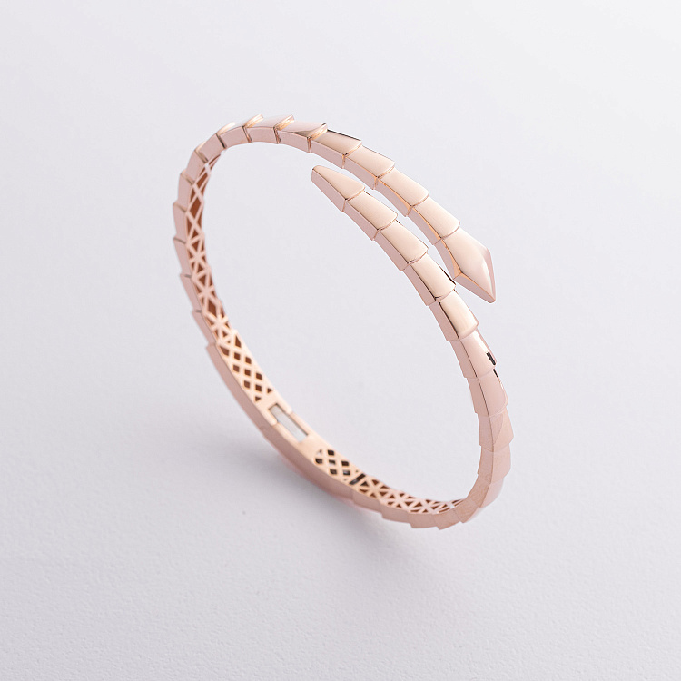 Жесткий браслет "Змея" в красном золоте б05728 от ювелирного магазина Оникс