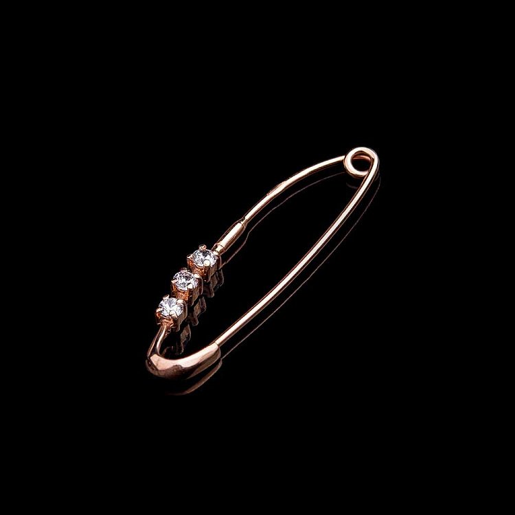 Золотая булавка с фианитами зак00115 от ювелирного магазина Оникс - 2