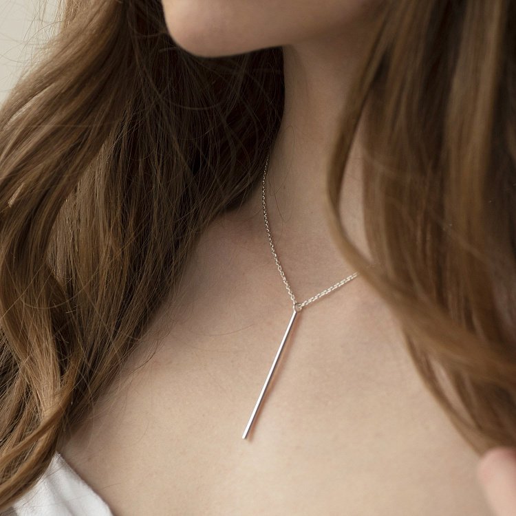 Серебряное колье "Мгновение" 181038 от ювелирного магазина Оникс