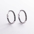 Серебряные серьги - кольца с черными фианитами OR126110 от ювелирного магазина Оникс