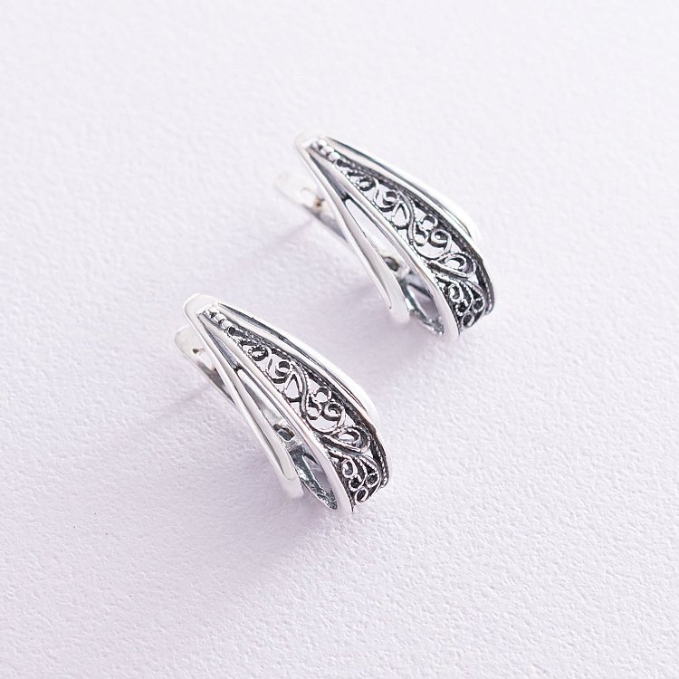 Серебряные серьги 12211 от ювелирного магазина Оникс