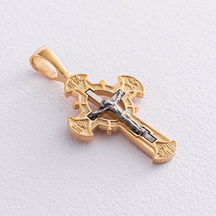 Срібний хрест "Розп'яття" з позолотою 132352 від ювелірного магазину Онікс