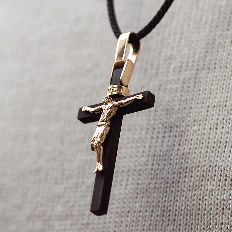 Мужской православный крест "Распятие" из эбенового дерева и золота п03916 от ювелирного магазина Оникс - 3