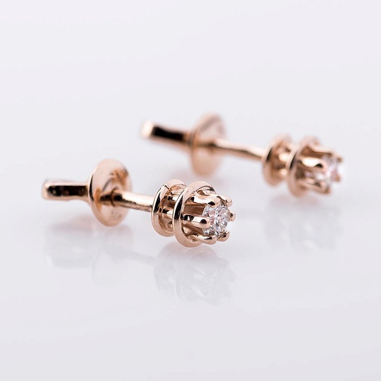 Золотые серьги-гвоздики с бриллиантами е0462-1к от ювелирного магазина Оникс