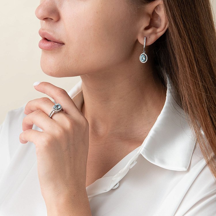 Серебряные серьги с голубыми топазами и фианитами 121361 от ювелирного магазина Оникс - 3