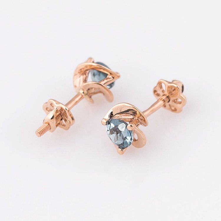 Серьги-пусеты с голубыми топазами с02280 от ювелирного магазина Оникс - 1