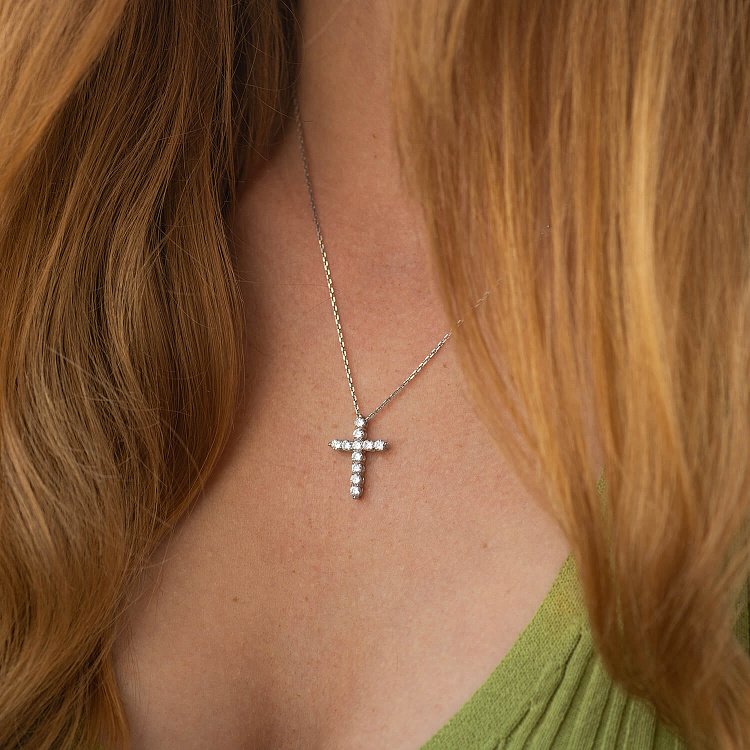 Кольє "Хрестик" у сріблі з фіанітами 1305 від ювелірного магазину Онікс - 1