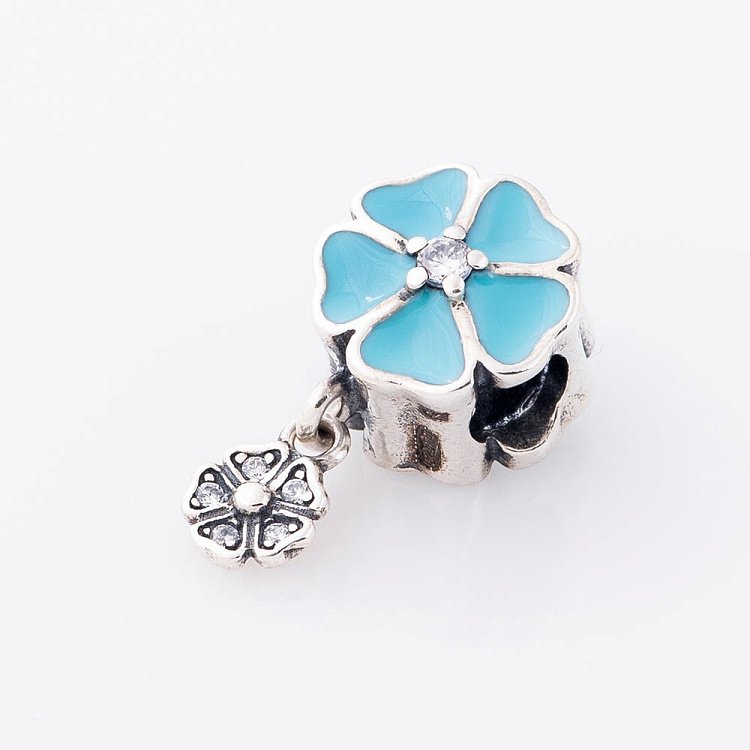 Серебряный шарм с фианитами и эмалью 132311г от ювелирного магазина Оникс