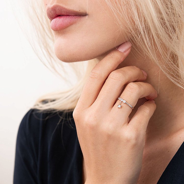 Золотое кольцо "Звездочка" с фианитами к06824 от ювелирного магазина Оникс - 1