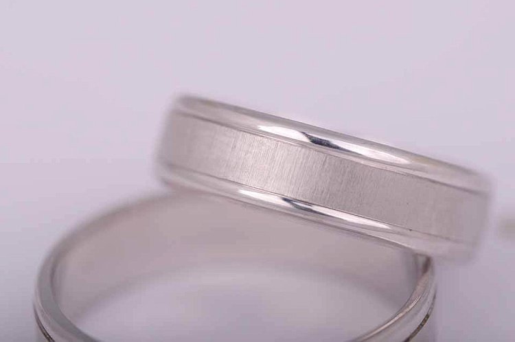 Обручальное кольцо обр000109 от ювелирного магазина Оникс - 2