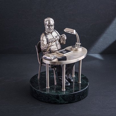 Срібна фігура ручної роботи "Ювелір за роботою" сер00034ю №2