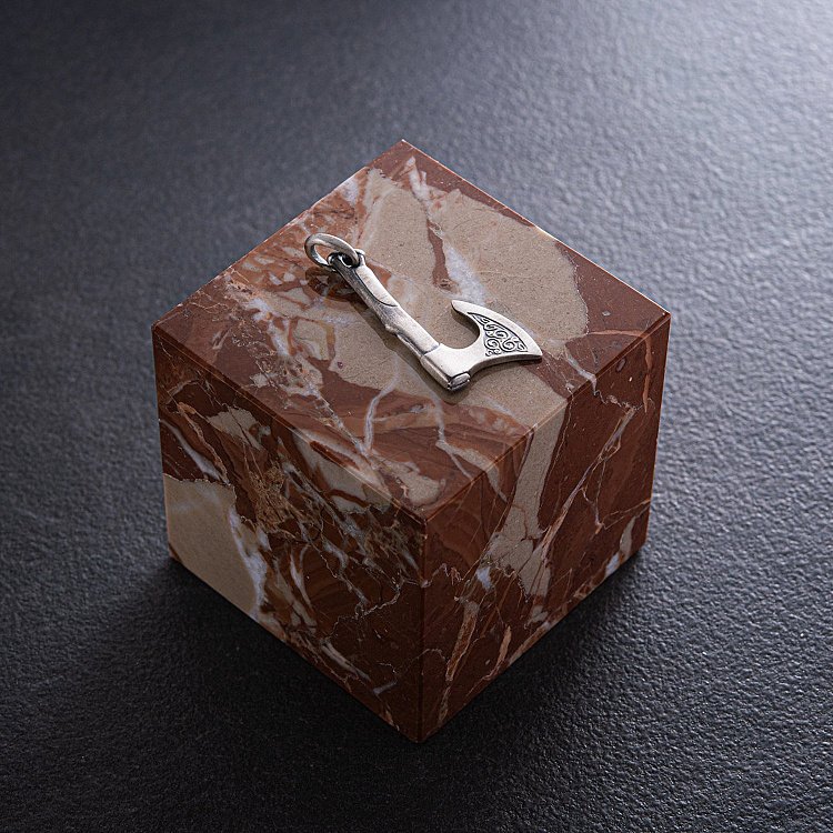 Срібний кулон "Секіра з трискеліоном" 133227 від ювелірного магазину Онікс - 2