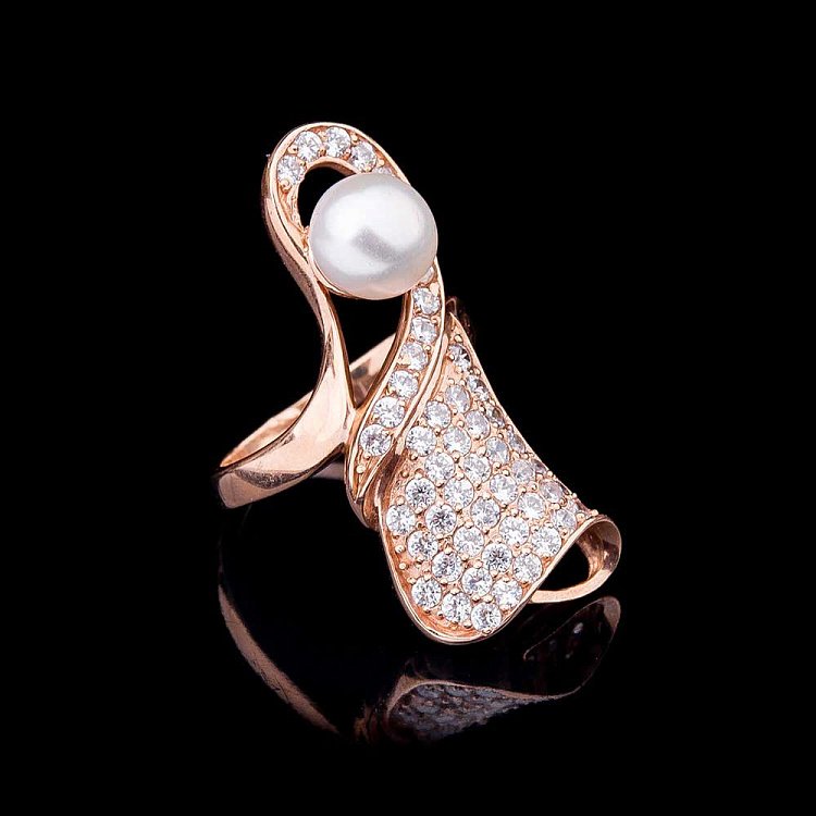 Золотое кольцо с культивированным пресноводным жемчугом к00582 от ювелирного магазина Оникс - 1