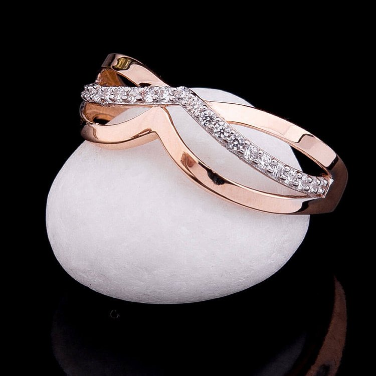 Золота каблучка з фіанітами к03961 від ювелірного магазину Онікс