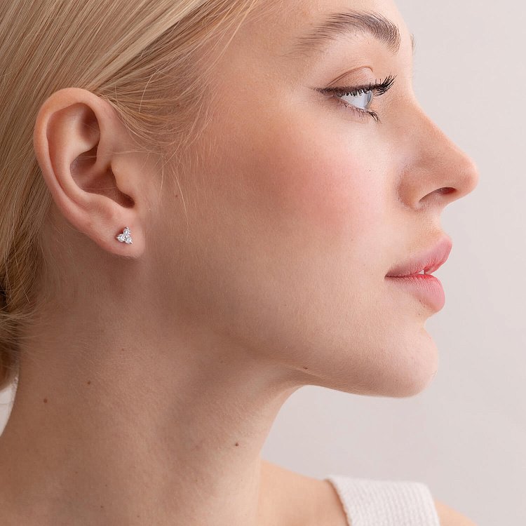 Золоті сережки - пусети з діамантами 322531121 від ювелірного магазину Онікс - 1