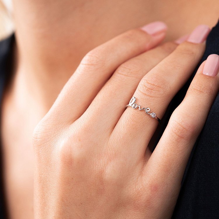 Каблучка "Love" в білому золоті з фіанітом к06811 від ювелірного магазину Онікс - 2