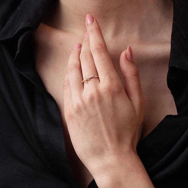 Золота каблучка "Літачок" к06333 від ювелірного магазину Онікс - 2