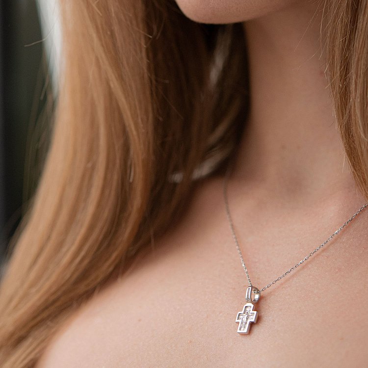 Детский крестик в белом золоте п03210d от ювелирного магазина Оникс - 1