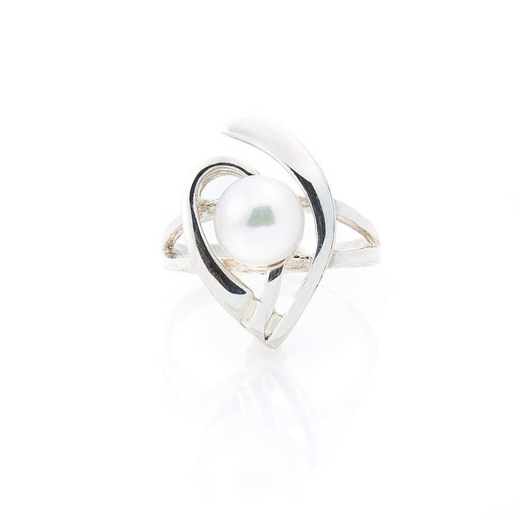 Срібний перстень з культ. прісн. перлами 11988 - 1 Срібний перстень з культ. прісн. перлами 11988 від ювелірного магазину Онікс - 1