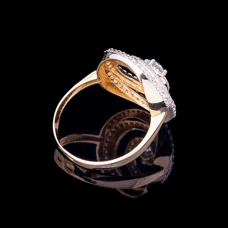 Золота каблучка з фіанітами к02559 від ювелірного магазину Онікс - 1