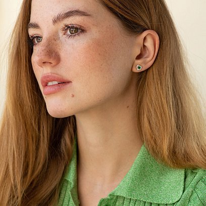 Золоті сережки - пусети "Сердечки" зі смарагдами та діамантами сб0507ca №4