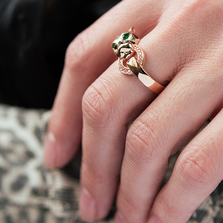 Золотое кольцо "Пантера" (фианиты, эмаль) к08396 от ювелирного магазина Оникс - 1