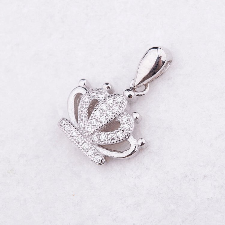 Серебряная подвеска "Корона" с фианитами 132216 от ювелирного магазина Оникс - 1