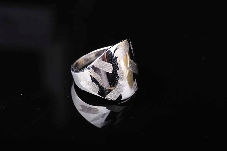 Кольцо 11703 от ювелирного магазина Оникс - 1